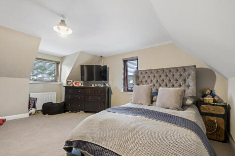 Bedroom 1 - First Fl