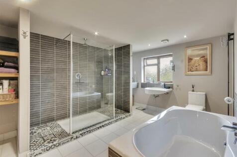 ensuite.jpg