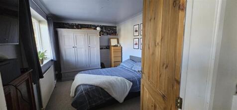 Bedroom 4.jpg
