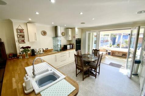 kitchen1.JPG