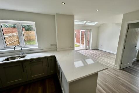 kitchen new 1.JPG