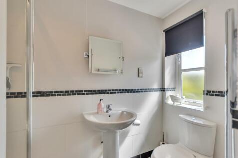 bed2ensuite.jpg