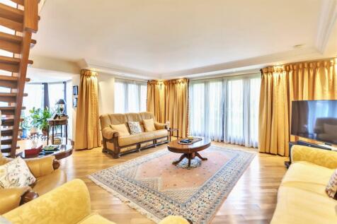 lounge1.jpg