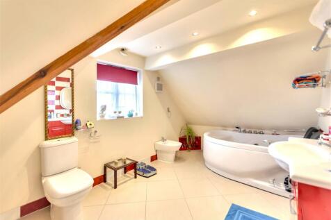 ensuite.jpg