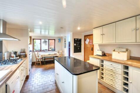 kitchen1.jpg