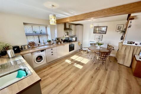 kitchen2.JPG