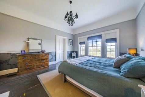 bed1.jpg