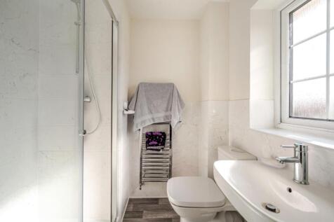 ensuite.JPG