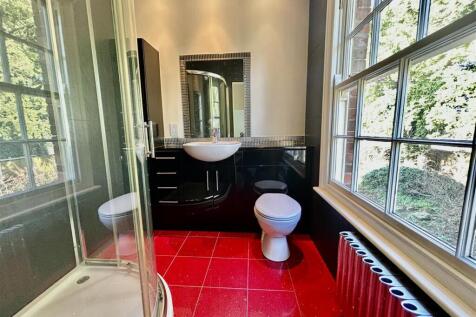 ensuite3.JPG