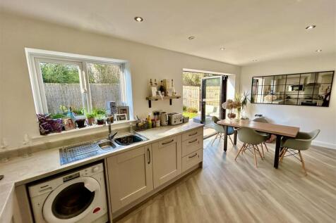 kitchen1.JPG