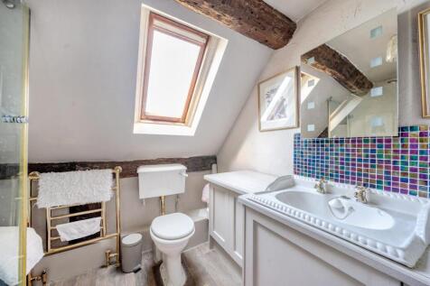 ensuite.JPG