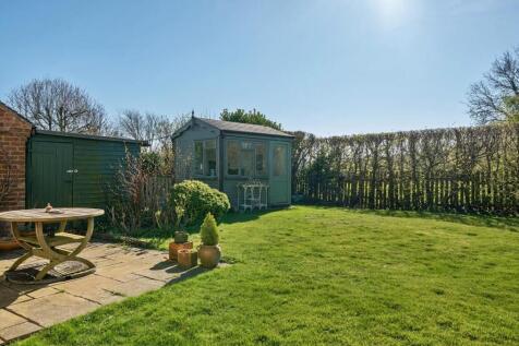 summerhse.JPG
