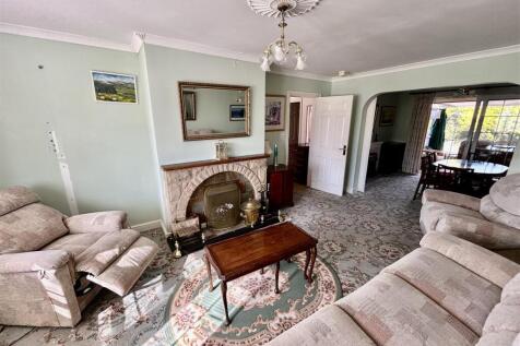 lounge1.JPG