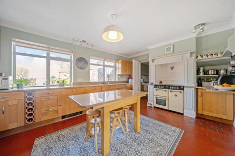 Kitchen.JPG