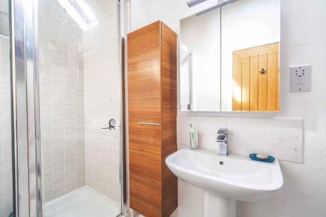ensuite1.jpg