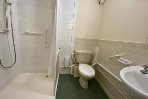 Bathroom.jpg