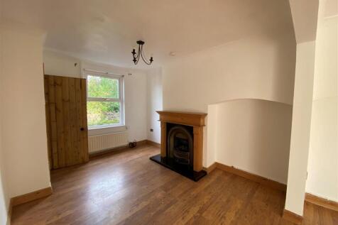 Living room..jpg