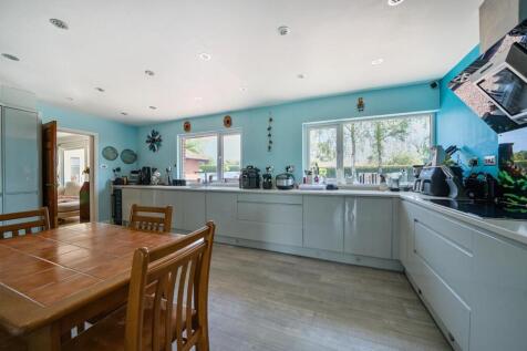 kitchen1.jpg