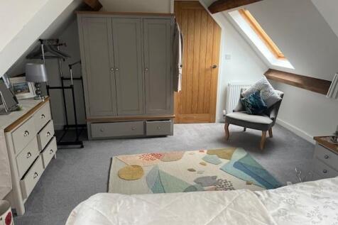 Bedroom..jpg