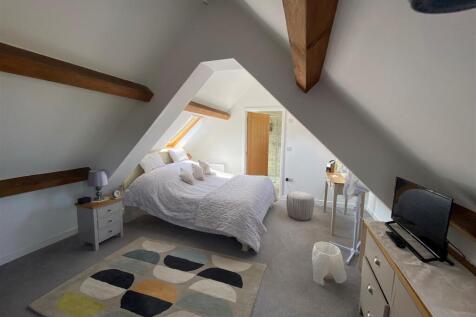 Bed 1.jpg