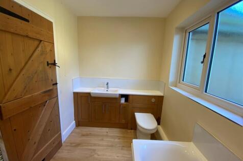 Bathroom..jpg