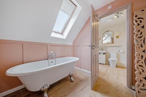 ensuite.jpg