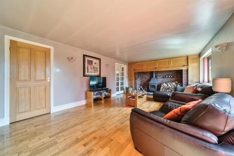 Living Room.jpg