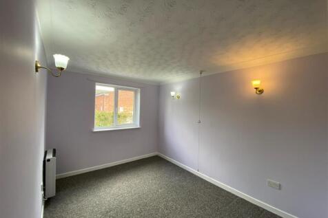 Bedroom one..jpg