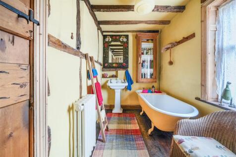 Family Bathroom.jpg