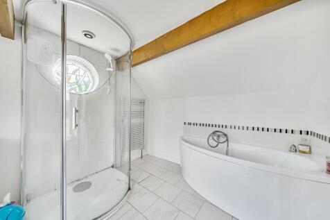 ensuite1.jpg