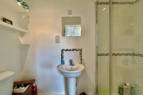 ensuite2.JPG