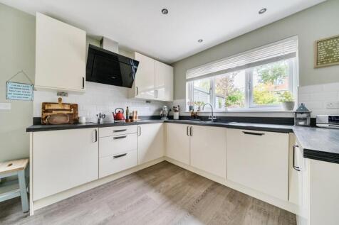 kitchen1.jpg