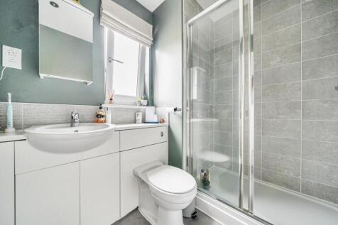 ensuite.jpg