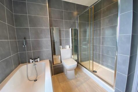 Bathroom..jpg