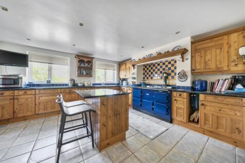 Kitchen .3.jpg