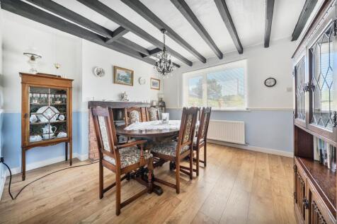 Family Room.jpg