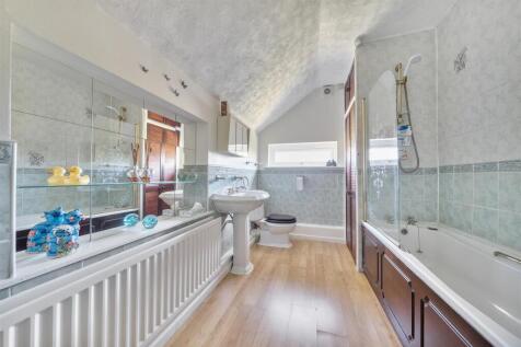 Bathroom.jpg