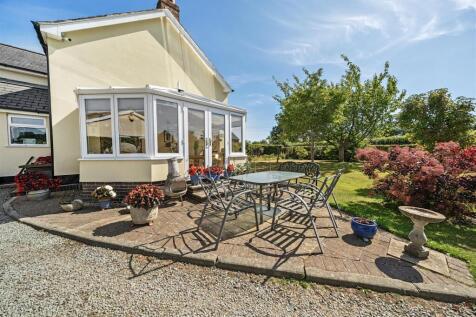 Side and Conservatory.jpg