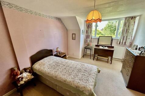 bedroom2.JPG