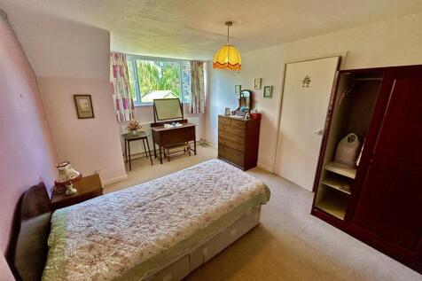 bedroom22.JPG