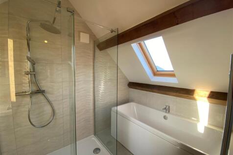 Bed 1 ensuite 2.jpg