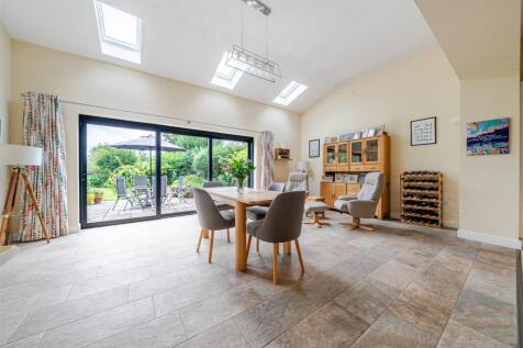 Breakfast Room