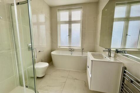 ensuite.JPG