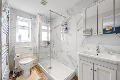 ensuite.jpg