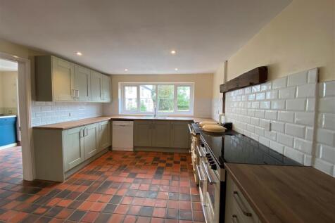 Kitchen Area.jpg
