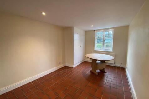 Dining Area..jpg