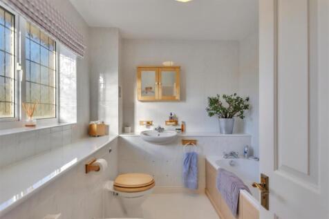 ensuite.jpg