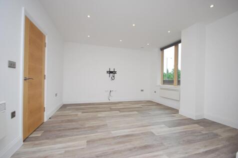 Living Room &amp; Din...