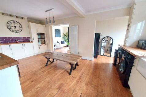 Family Kitchen Diner
