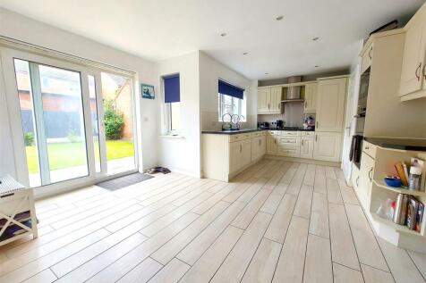 Kitchen &amp; Diner